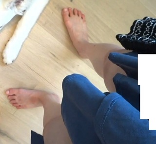 Jeannie Lee feet photo thumbnail