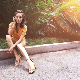 Jeannie Mai Jenkins feet photo thumbnail