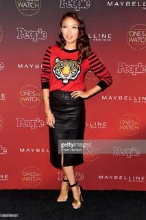 Jeannie Mai Jenkins feet photo thumbnail