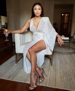 Jeannie Mai Jenkins feet photo thumbnail