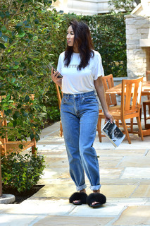 Jeannie Mai Jenkins feet photo thumbnail