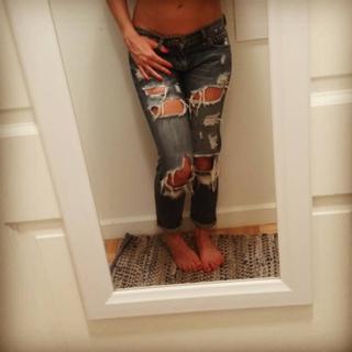 Jedediah Bila feet photo thumbnail