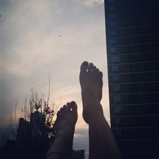 Jedediah Bila feet photo thumbnail