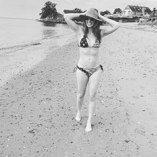 Jedediah Bila feet photo thumbnail