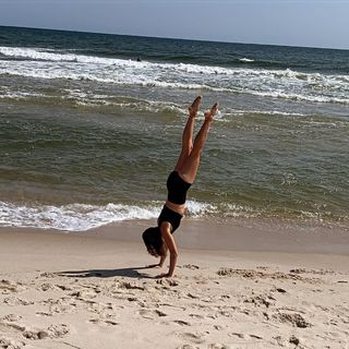 Jedediah Bila feet photo thumbnail