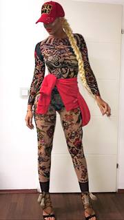 Jelena Karleusa feet photo thumbnail