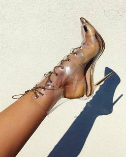 Jelena Karleusa feet photo thumbnail