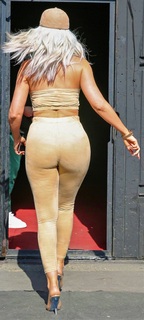 Jelena Karleusa feet photo thumbnail