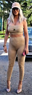 Jelena Karleusa feet photo thumbnail