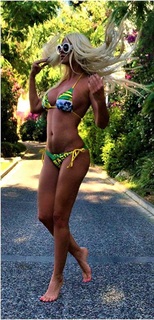 Jelena Karleusa feet photo thumbnail