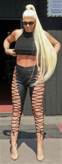 Jelena Karleusa feet photo thumbnail