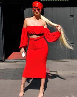 Jelena Karleusa feet photo thumbnail