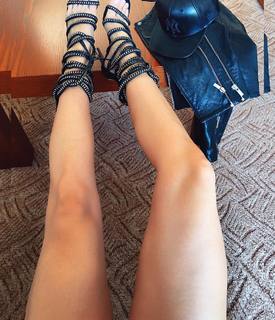 Jelena Karleusa feet photo thumbnail