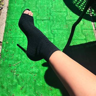 Jelena Karleusa feet photo thumbnail