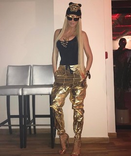 Jelena Karleusa feet photo thumbnail