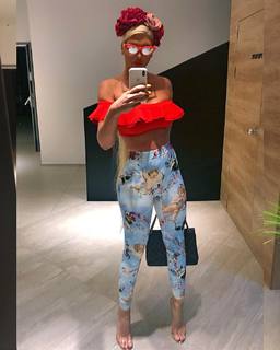 Jelena Karleusa feet photo thumbnail