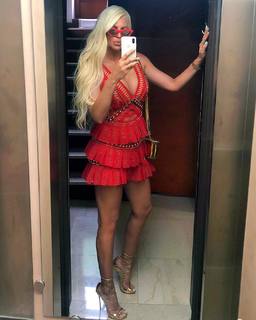 Jelena Karleusa feet photo thumbnail