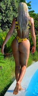 Jelena Karleusa feet photo thumbnail