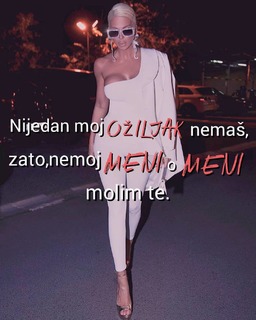 Jelena Karleusa feet photo thumbnail
