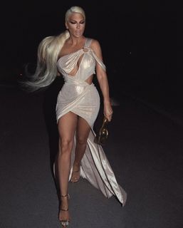 Jelena Karleusa feet photo thumbnail