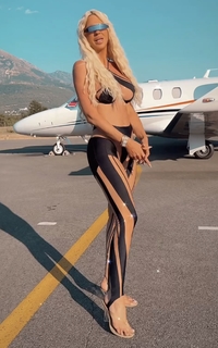 Jelena Karleusa feet photo thumbnail