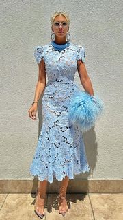 Jelena Karleusa feet photo thumbnail