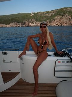 Jelena Karleusa feet photo thumbnail