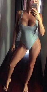 Jelena Karleuša feet photo 2