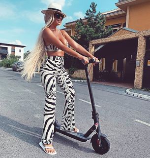 Jelena Karleuša feet photo 11