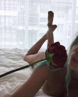 Jelena Karleuša feet photo 20