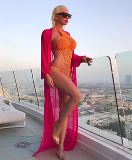 Jelena Karleuša feet photo 14
