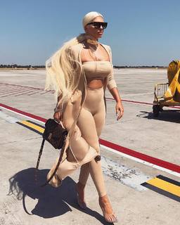 Jelena Karleuša feet photo 20