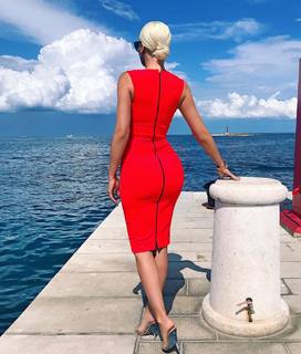 Jelena Karleuša feet photo 19