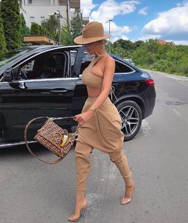 Jelena Karleuša feet photo 7