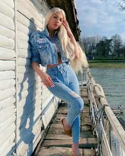 Jelena Karleuša feet photo 3