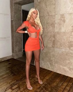 Jelena Karleuša feet photo 15