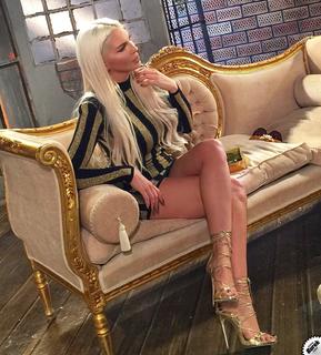 Jelena Karleuša feet photo 1