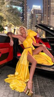 Jelena Karleuša feet photo 2