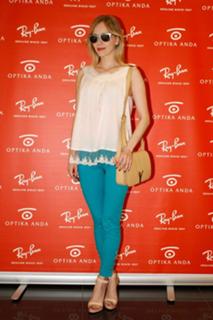 Jelena Rozga feet photo thumbnail