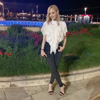 Jelena Rozga feet photo thumbnail