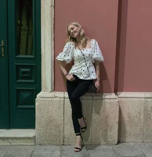 Jelena Rozga feet photo thumbnail