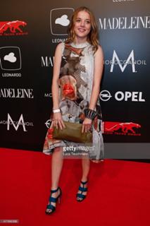 Jella Haase feet photo thumbnail