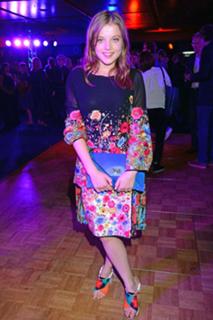Jella Haase feet photo thumbnail
