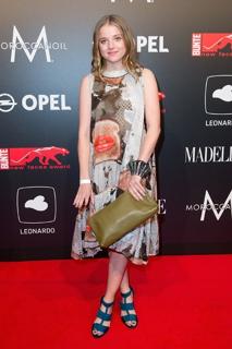 Jella Haase feet photo thumbnail