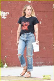Jemima Kirke feet photo 1