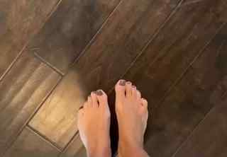 Jen Hamilton feet photo 7