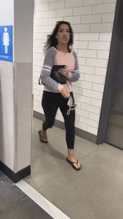 Jen Hamilton feet photo 5