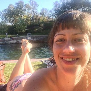 Jen Hilman feet photo 3