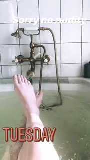 Jen Kirkman feet photo 17