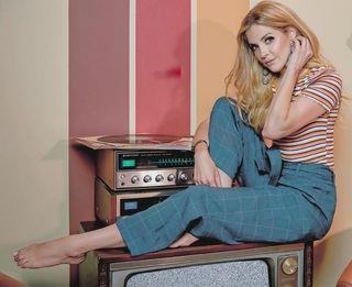 Jen Lilley feet photo 12